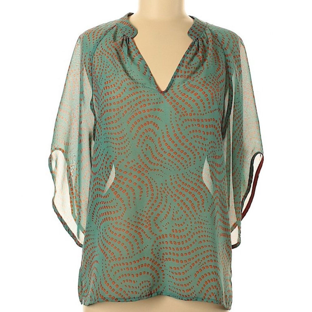 Viereck Size Medium Blouse